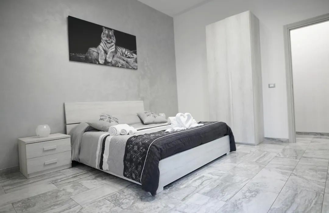 Central Catania Apartment-1