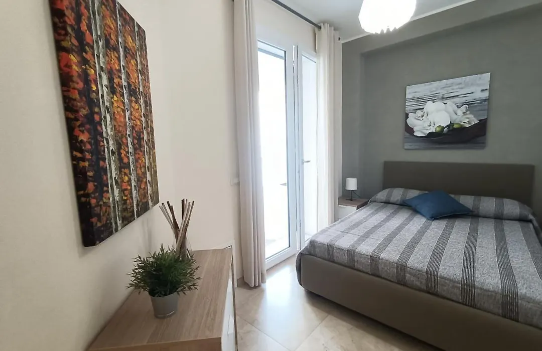 Friends & Family Apartment - Free Parking Car-1