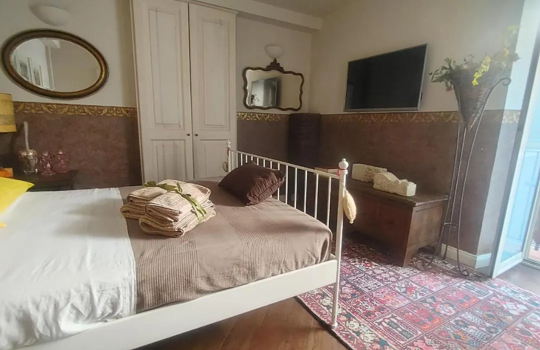 Appartamento A Centro Storico Di Catania-1