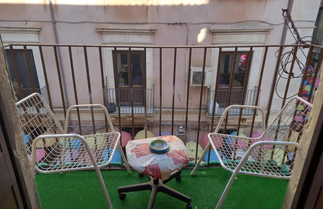 Joy'S House-1