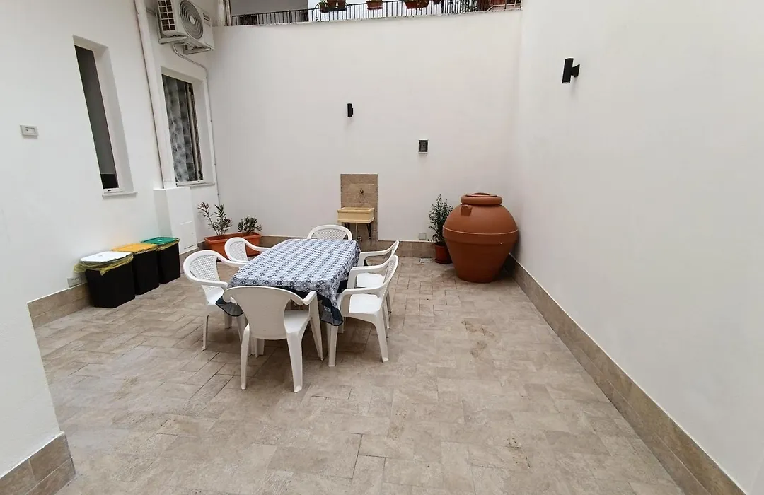 Terrazzo Garibaldi Holiday Home-1