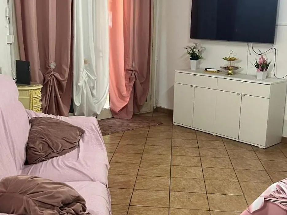 Soraya'S Apartment-1