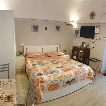 Giovanni s little house-2