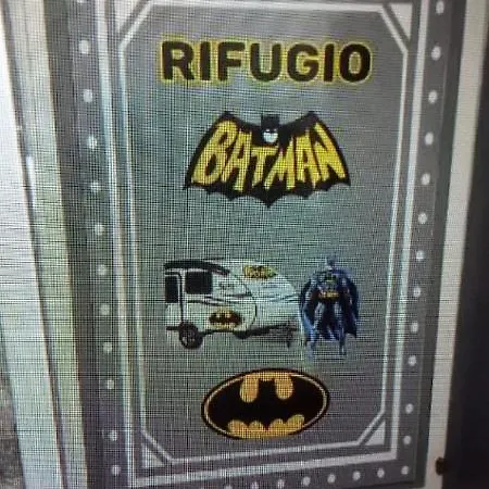 il Rifugio di Batman Airport Catania City-2