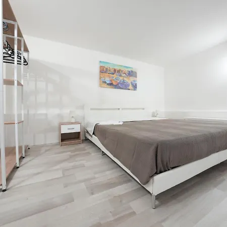 Ardizzone Home 1-2