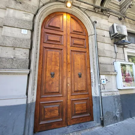 ZingHouse Noemi-Near Villa Bellini&Center-2