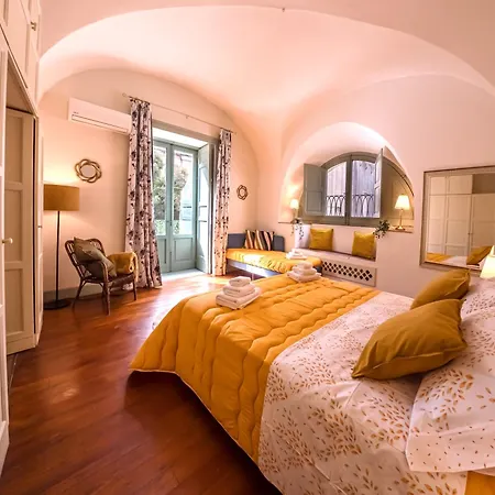 Crociferi Palace-2
