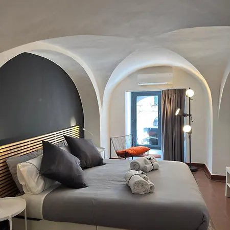 Monahouse - Elegance And Comfort On Via Etnea In The Heart Of Catania - Sicily-3