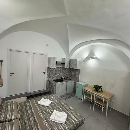 Felicia Home-3