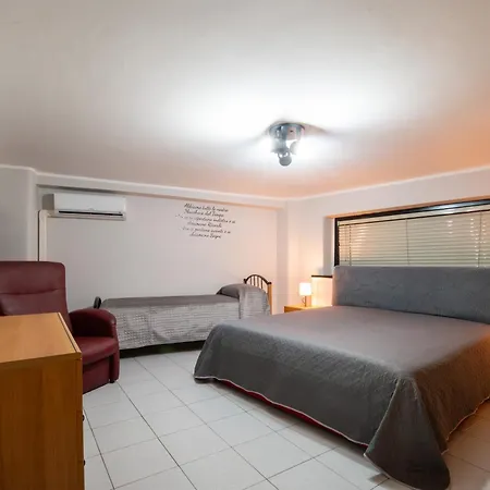 House Italia-2