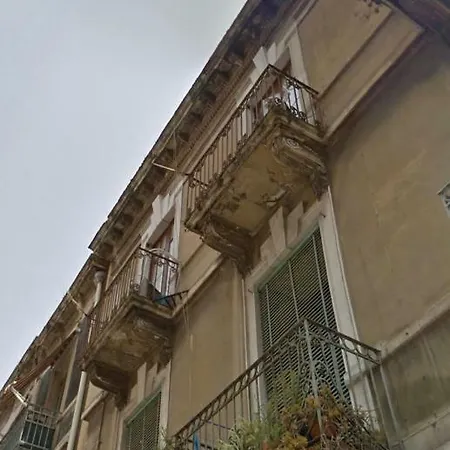 Gramignani House Catania-3