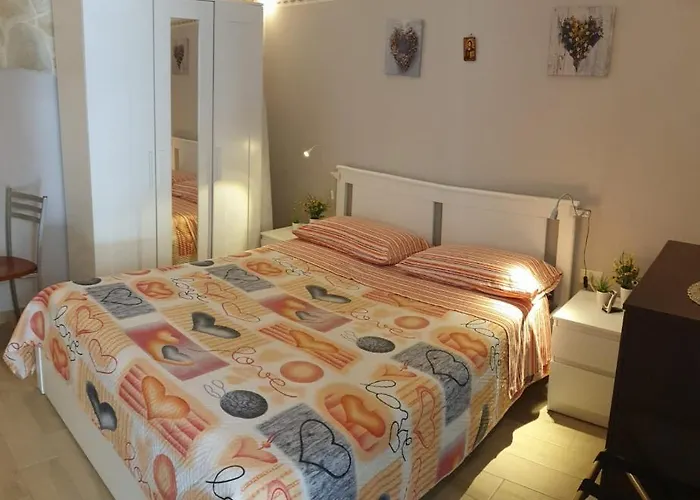 Giovanni s little house Catania