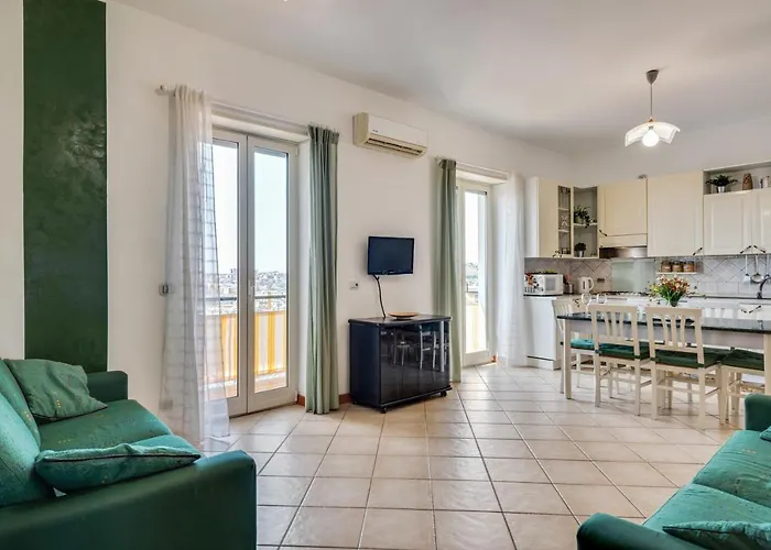 Roomy And Bright Apartment With Balconies X6 Catania