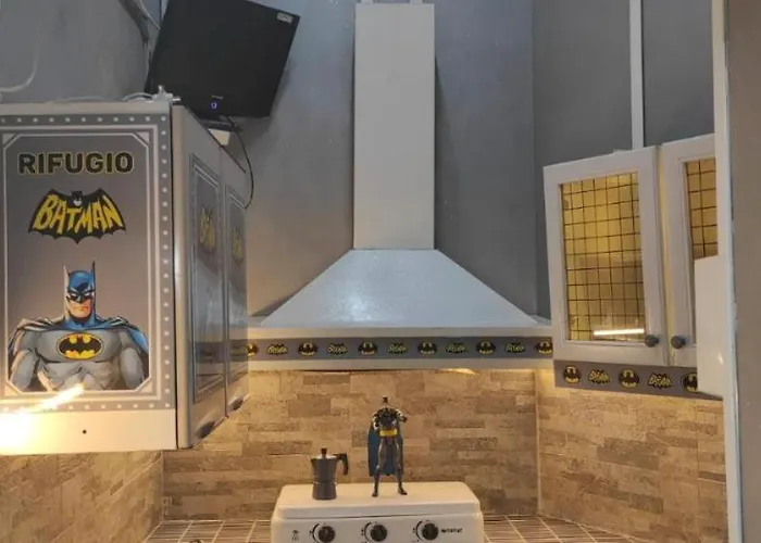 il Rifugio di Batman Airport Catania City