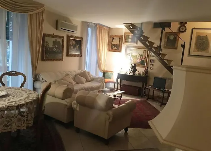 The Trip House - Between The Center And The Sea - Free Wifi And Jacuzzi Catania
