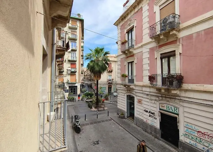 RetroEtnea - Appartamento in centro storico - con camere comunicanti Catania