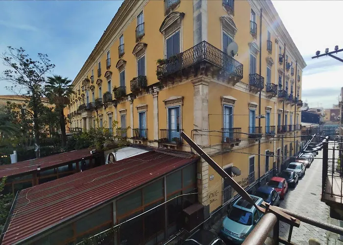 Home De Curtis Catania