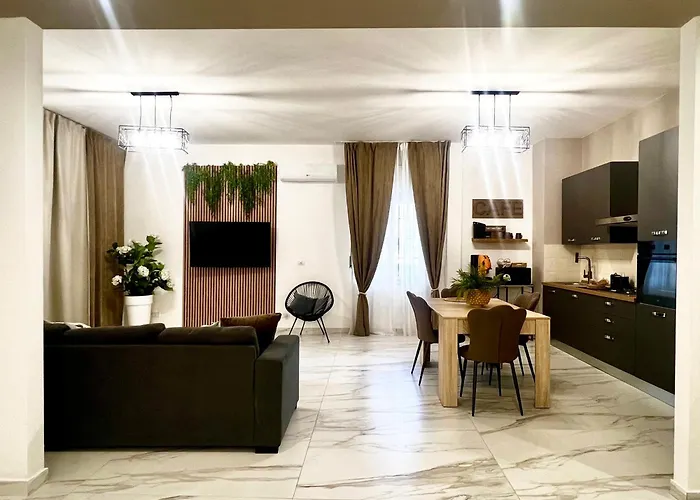 Exclusive And Reserved Suite, Secure Parking Catania